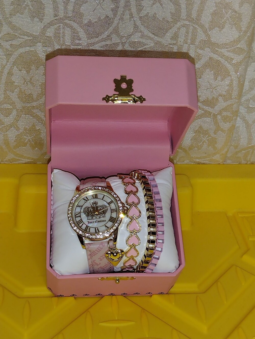 JUICY COUTURE WATCH RHINESTONES JUICY COUTURE GOLD CROWN WATCH WITH BRACELET NEW